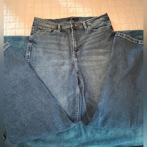 Calvin Klein Straight leg Jean size 12 - Picture 3 of 5